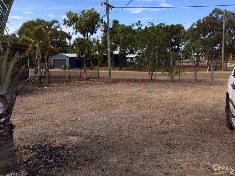 25 Pitcain Avenue, Bowen QLD 4805