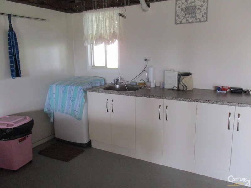 11 Miller Street, Collinsville QLD 4804