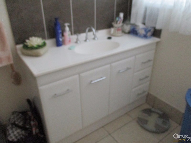 11 Miller Street, Collinsville QLD 4804