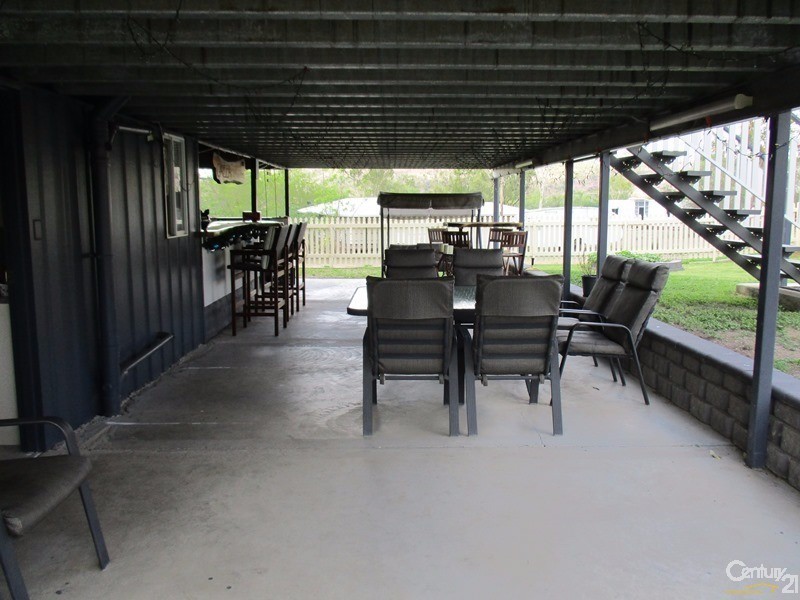 11 Miller Street, Collinsville QLD 4804