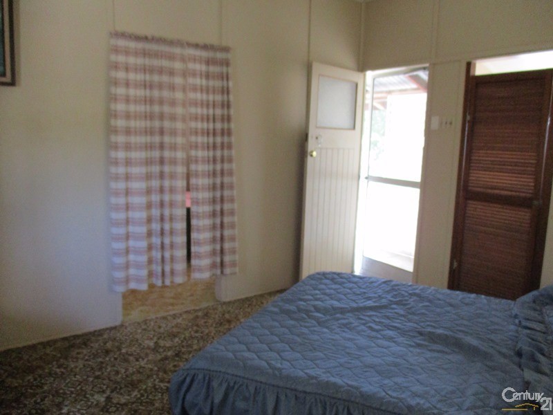 11 Leichhardt Street, Collinsville QLD 4804