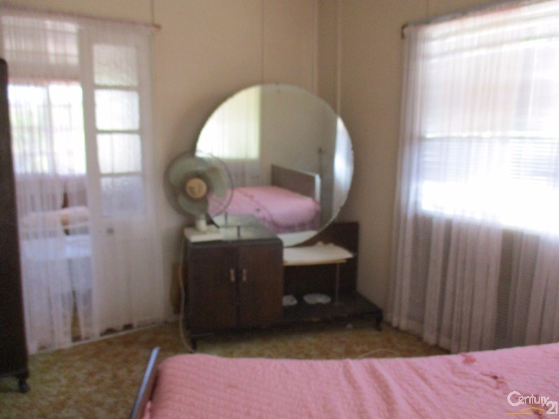 11 Leichhardt Street, Collinsville QLD 4804