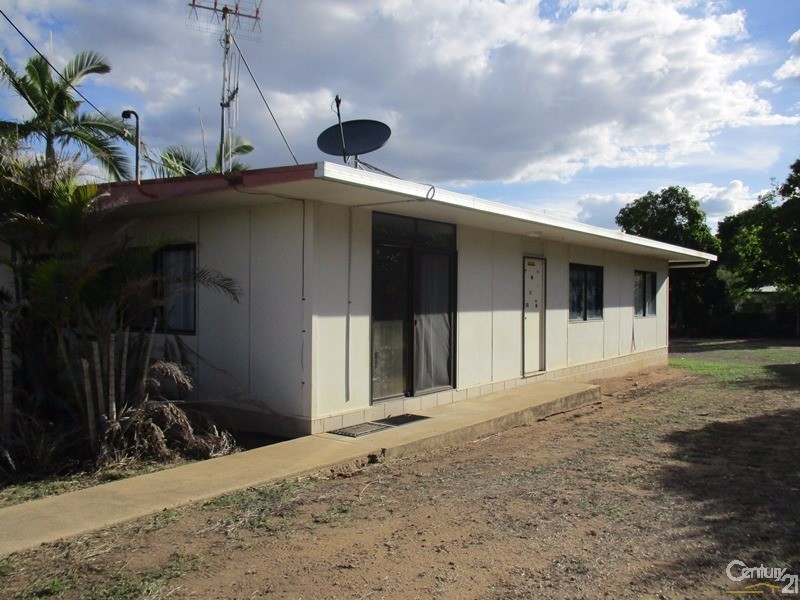 33 Belmore Street, Collinsville QLD 4804