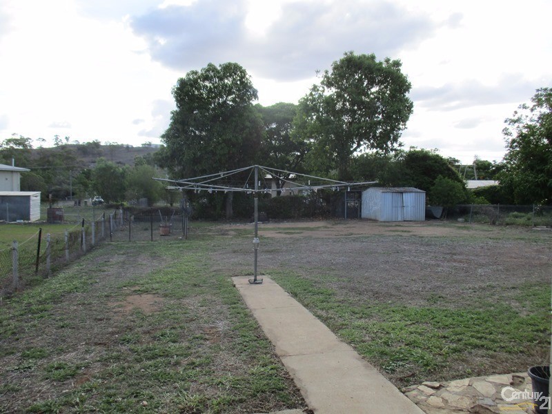 33 Belmore Street, Collinsville QLD 4804