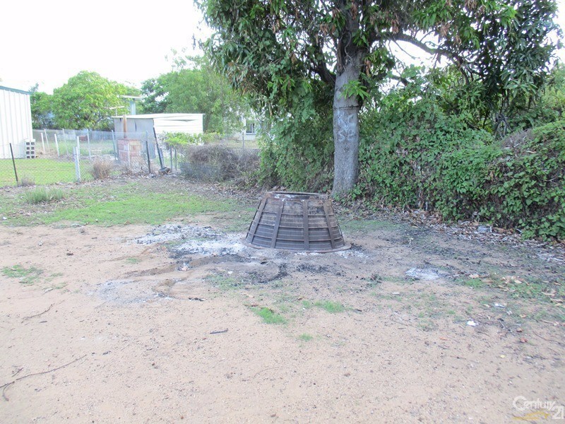 33 Belmore Street, Collinsville QLD 4804