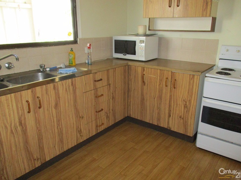 33 Belmore Street, Collinsville QLD 4804