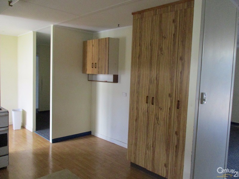 33 Belmore Street, Collinsville QLD 4804