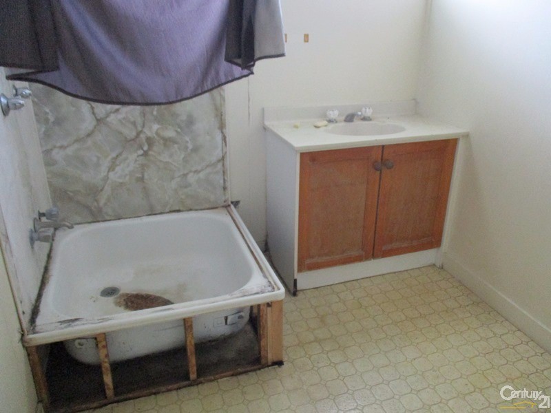 33 Belmore Street, Collinsville QLD 4804