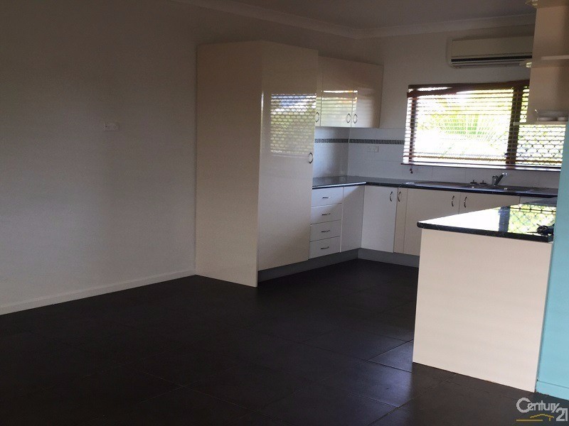 4/10 Sinclair Street, Bowen QLD 4805