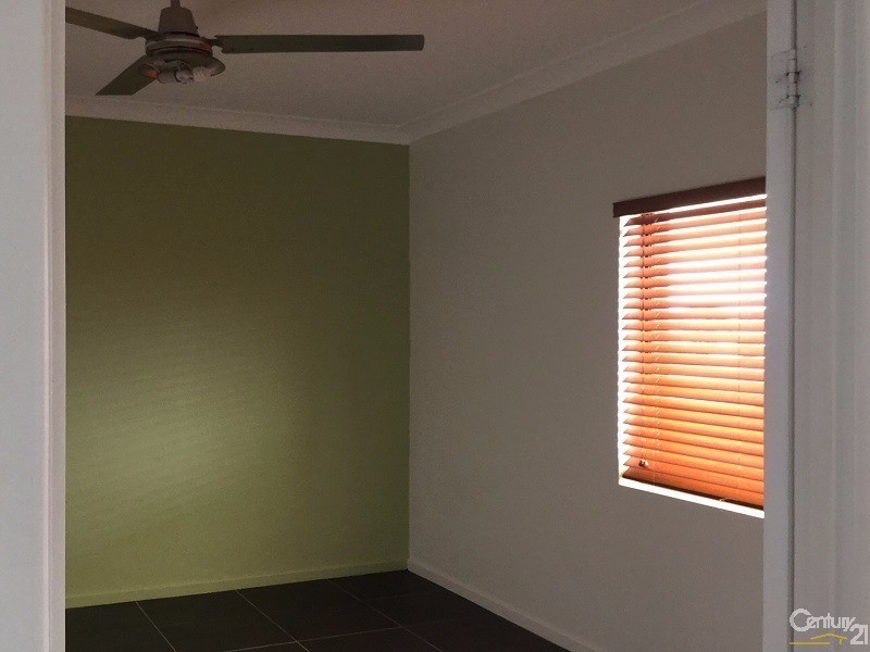 4/10 Sinclair Street, Bowen QLD 4805