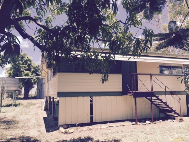 27 Seventh Avenue, Scottville QLD 4804