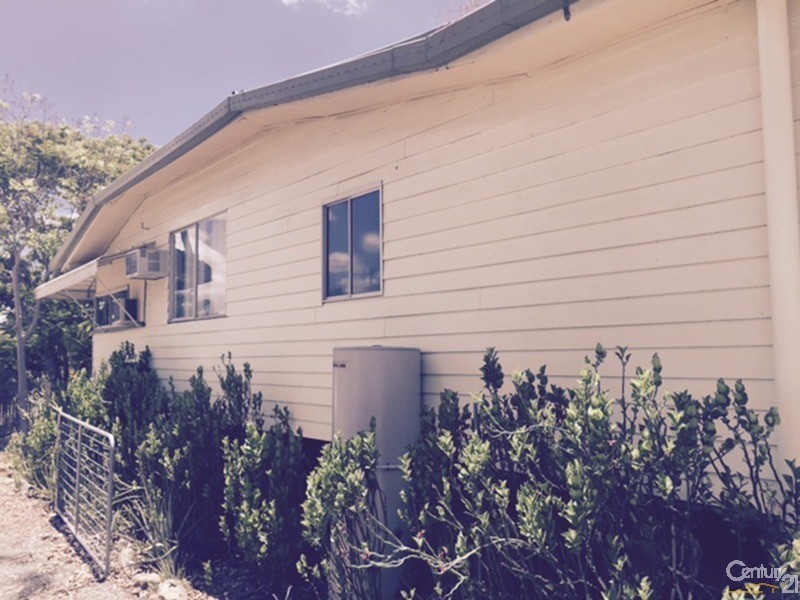 27 Seventh Avenue, Scottville QLD 4804