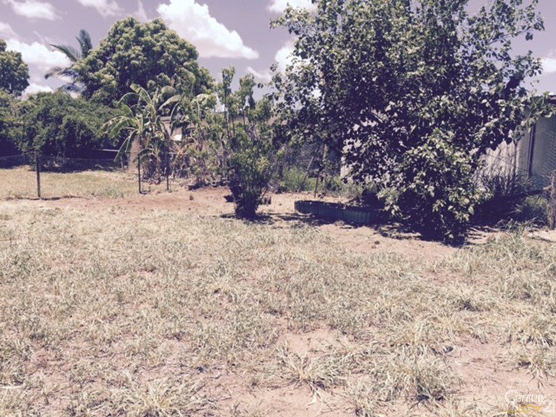 27 Seventh Avenue, Scottville QLD 4804