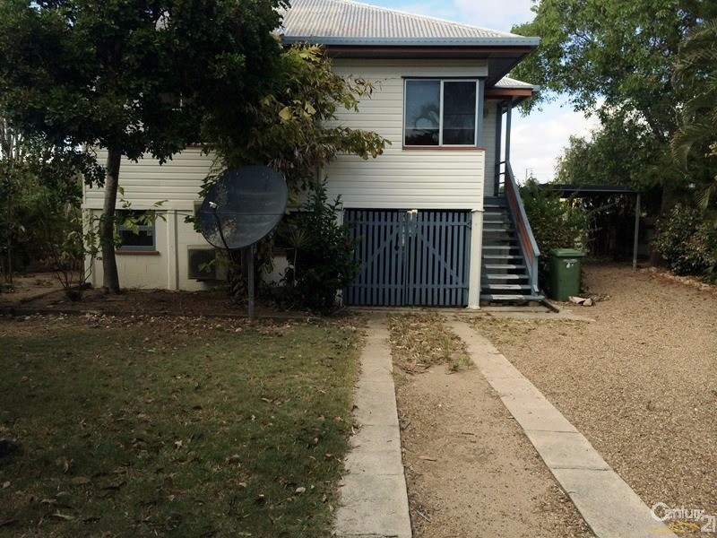 15 Russell Street, Bowen QLD 4805