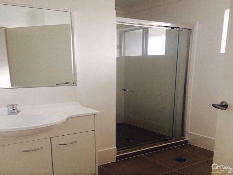 3/6 Brisbane Street, Bowen QLD 4805