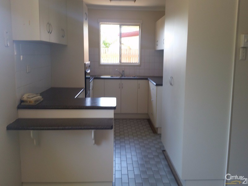 4 Robe Street, Bowen QLD 4805