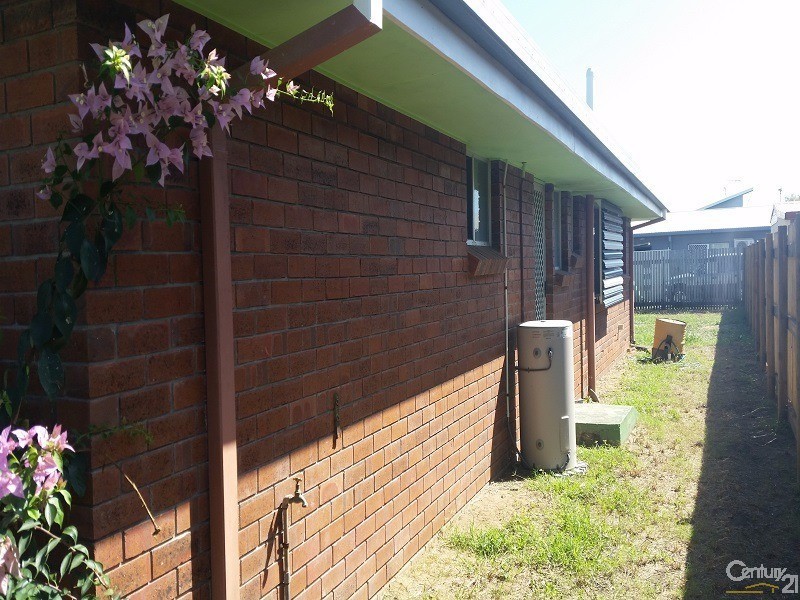4 Robe Street, Bowen QLD 4805