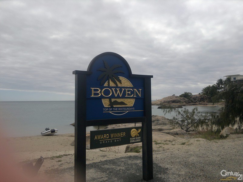 4 Robe Street, Bowen QLD 4805