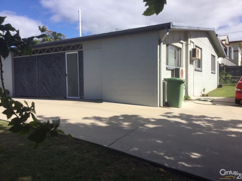 2/1 Bunting Street, Bowen QLD 4805