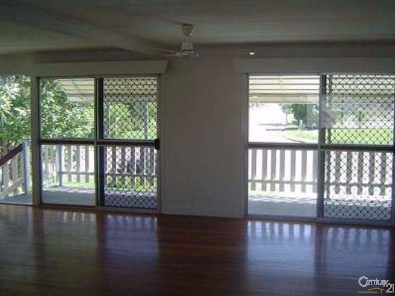 10 Fairway Street, Collinsville QLD 4804