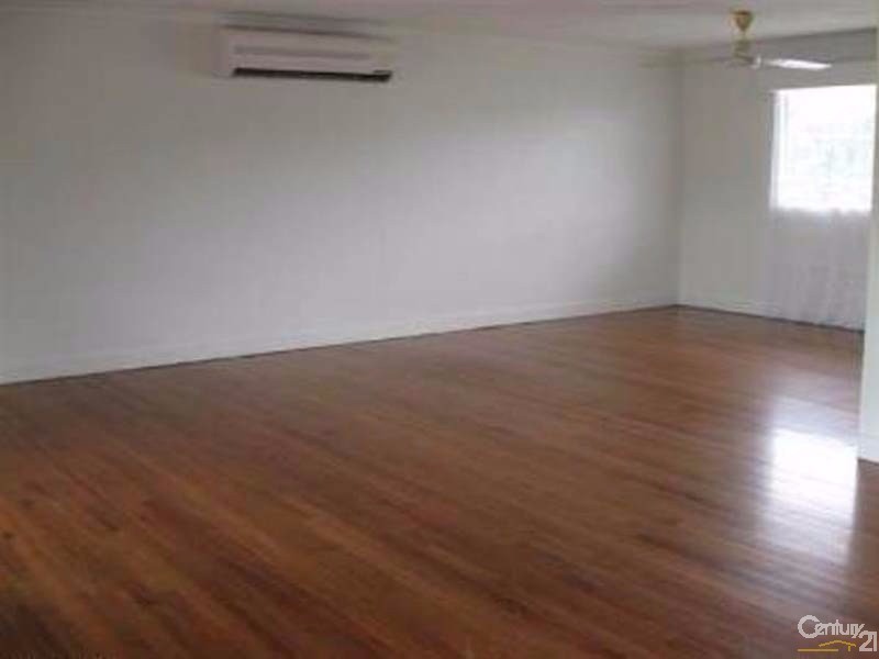 10 Fairway Street, Collinsville QLD 4804