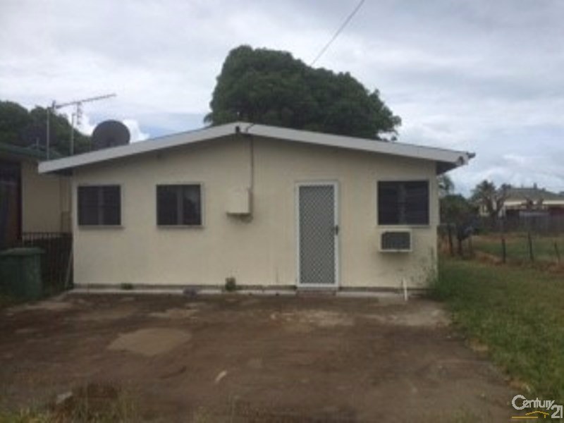 42 Creek Street, Bowen QLD 4805
