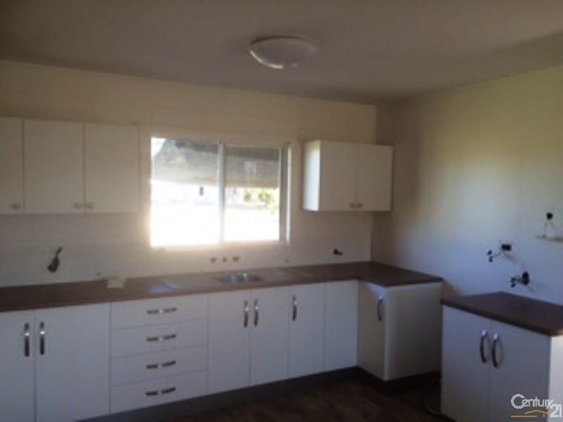 2 Jilletts Road, Bowen QLD 4805