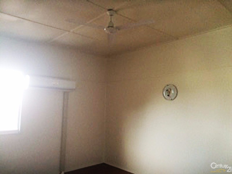 38 Poole Street, Bowen QLD 4805