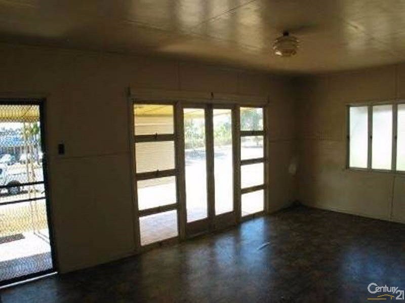 105 Herbert Street, Bowen QLD 4805