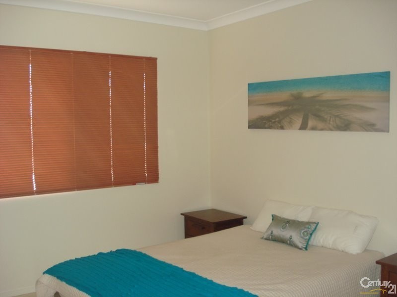 62 Livingstone Street, Bowen QLD 4805