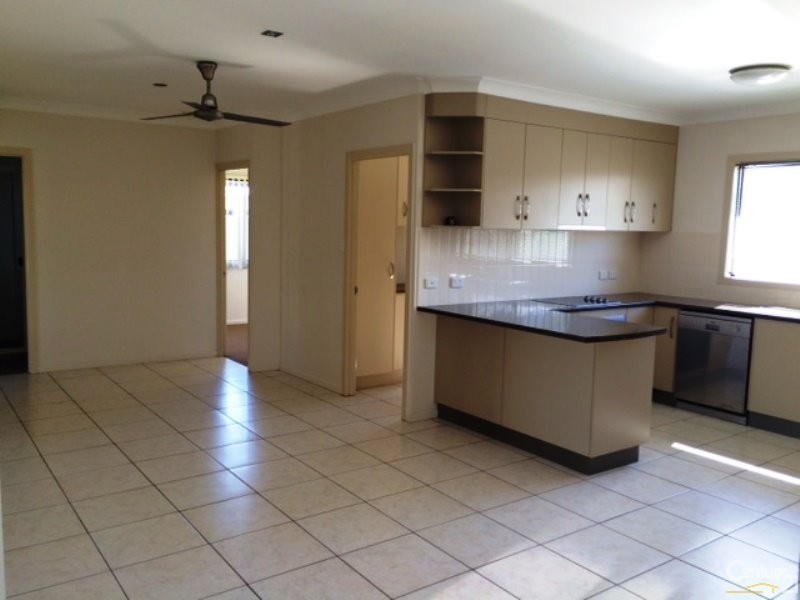 4/14 Belgravia Street, Bowen QLD 4805