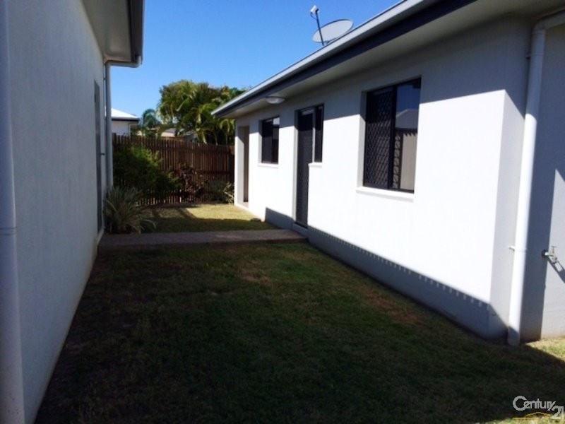 4/14 Belgravia Street, Bowen QLD 4805