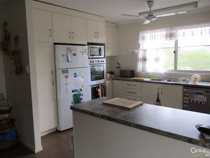 11 Miller Street, Collinsville QLD 4804