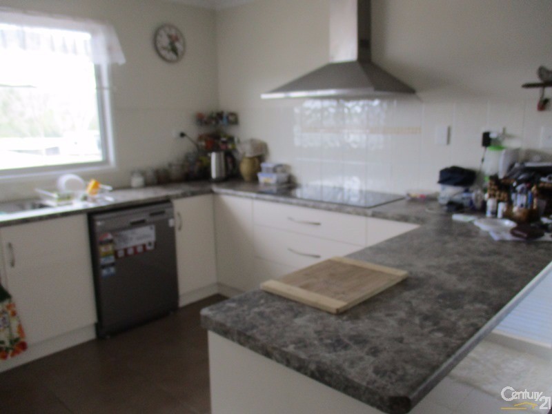 11 Miller Street, Collinsville QLD 4804