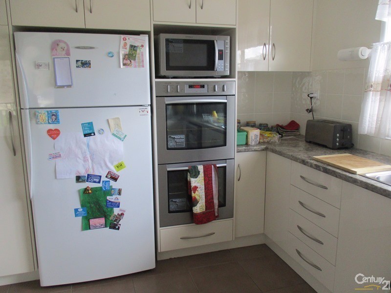 11 Miller Street, Collinsville QLD 4804