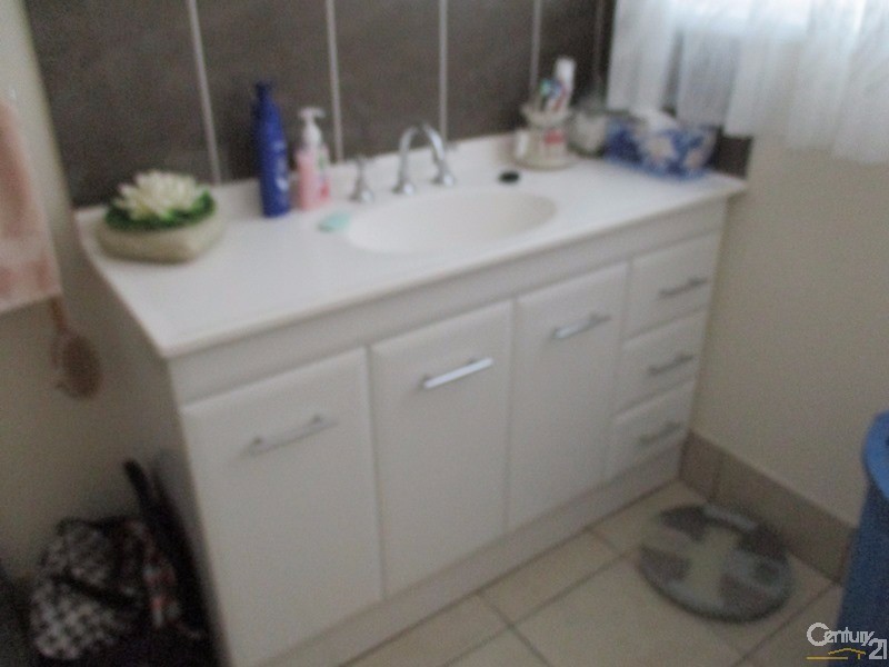 11 Miller Street, Collinsville QLD 4804