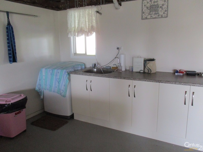 11 Miller Street, Collinsville QLD 4804