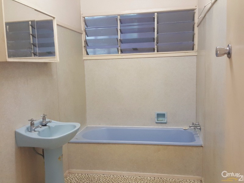 105 Herbert Street, Bowen QLD 4805