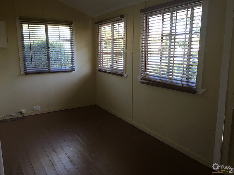 32 Field Street, Bowen QLD 4805