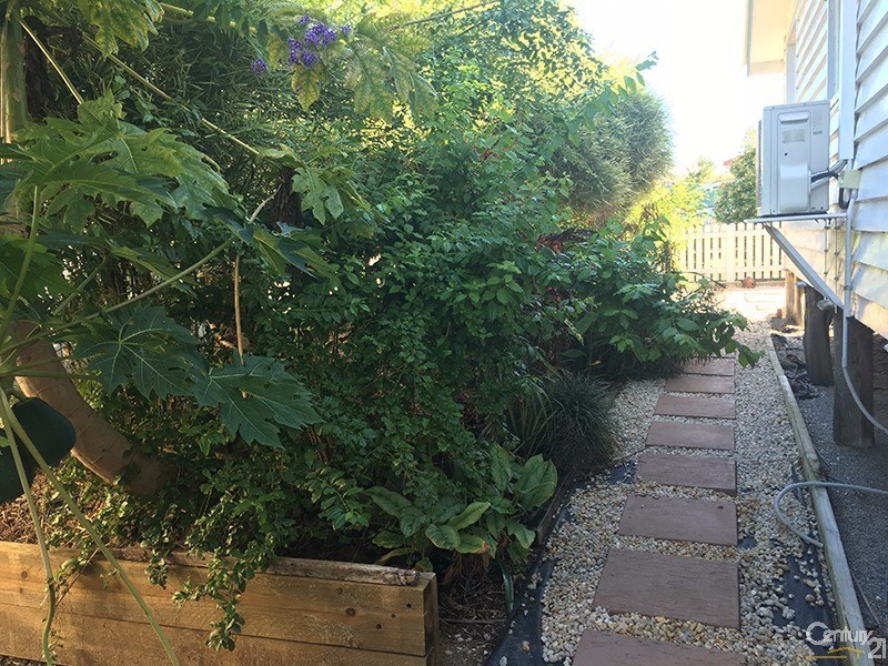 32 Field Street, Bowen QLD 4805