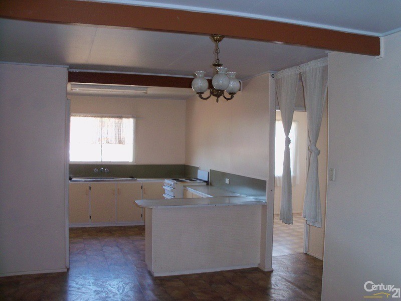 14 Rodney Street, Bowen QLD 4805