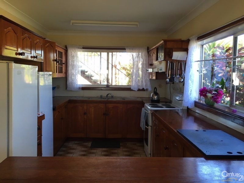 54 Avoca Road, Bowen QLD 4805