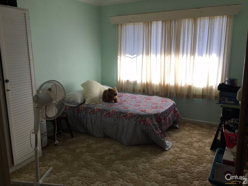 54 Avoca Road, Bowen QLD 4805