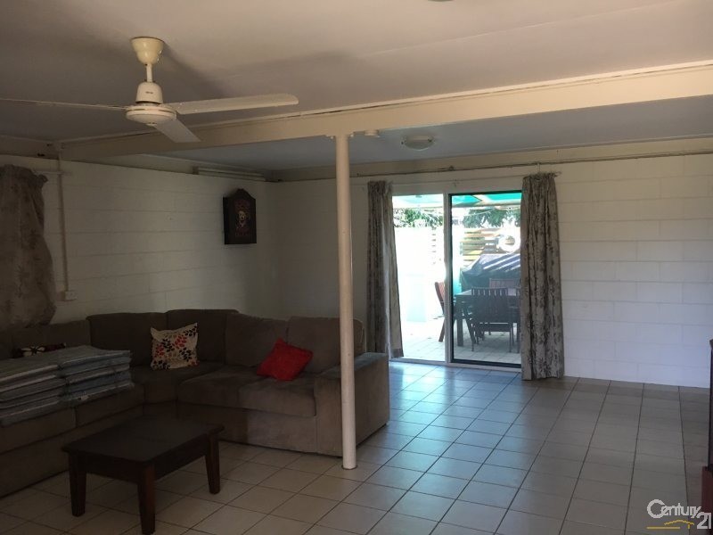 96 Gregory Street, Bowen QLD 4805