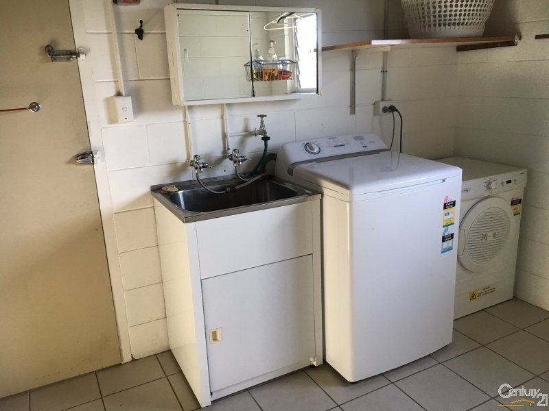 96 Gregory Street, Bowen QLD 4805