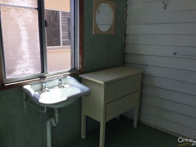 80 Powell Street, Bowen QLD 4805