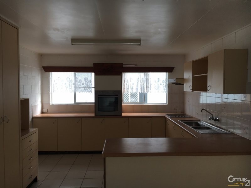 13 Casuarina Street, Bowen QLD 4805