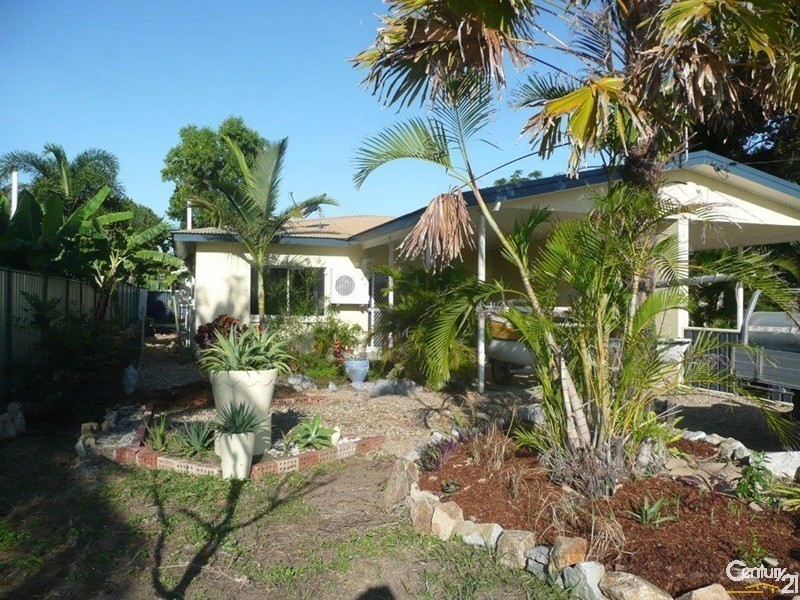 1/10 Nona Street, Bowen QLD 4805