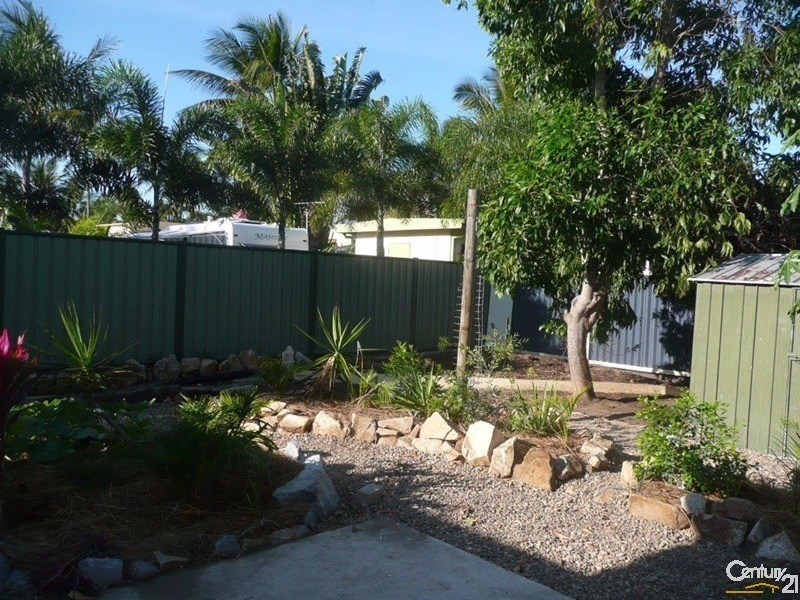 1/10 Nona Street, Bowen QLD 4805