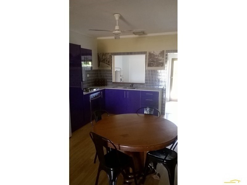 2/10 Nona Street, Bowen QLD 4805